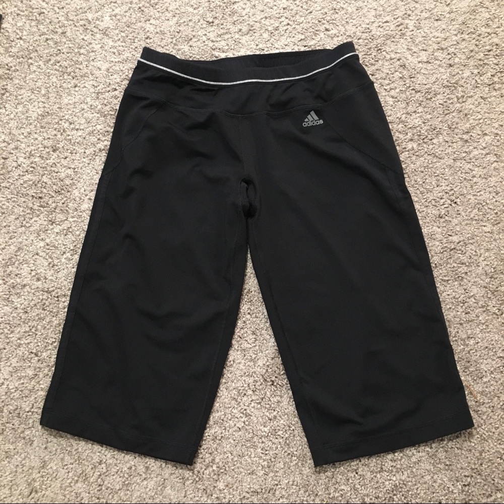 Black Adidas compression short Size:L